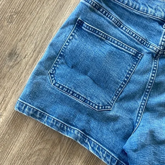 Madewell High Rise Jean Shorts Patch Pocket Edition - Picture 6 of 9